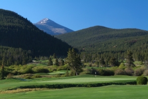 Breckenridge Golf Course, Bear # 7 with Baldy Mountain 