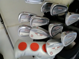 My Clubs, 2011, Red and White